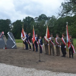 Uroczystość odsłonięcia obelisku w Chorabiu