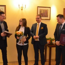 grafika,43476,stypendium-samorzadu-gminy-lysomice-dla-wiktorii-marceliny-boniek.jpg